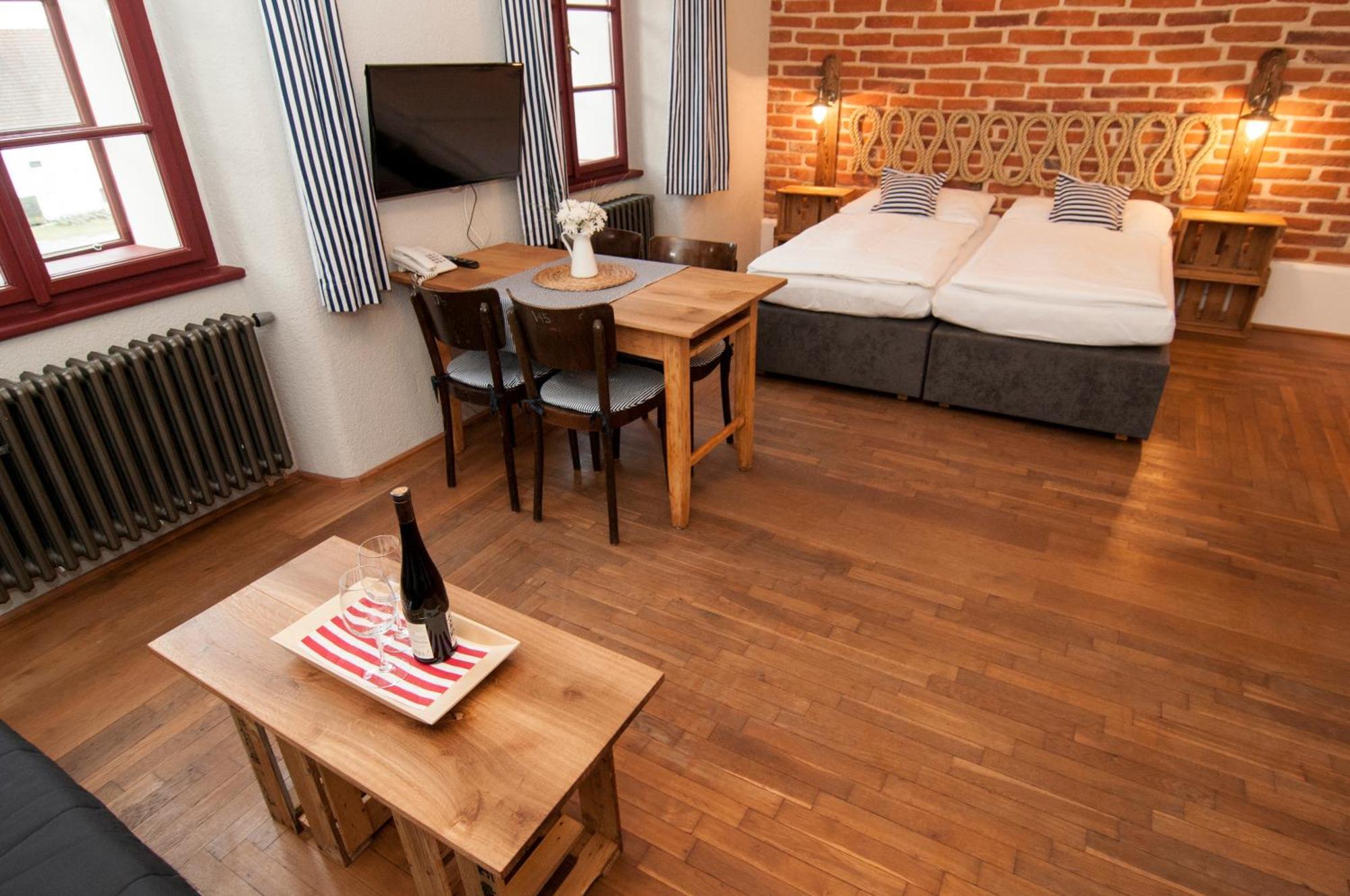 Holidaypark Mlazovy Kolinec Rom bilde